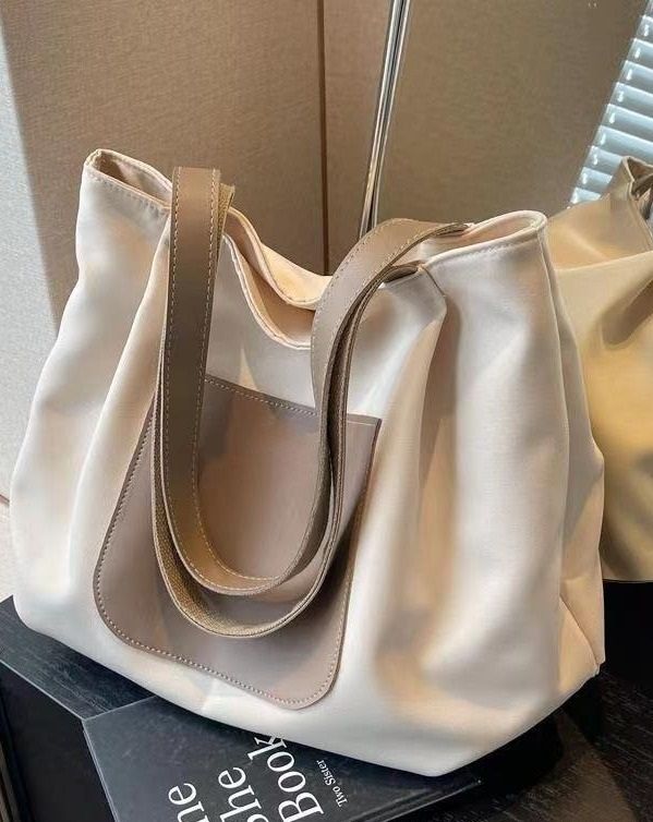 Women Large Capacity Canvas Shoulder Bag Casual Simple Tote Bag Minimalist Versatile Commuter Handbag Lightweight Travel Canvas Bag
