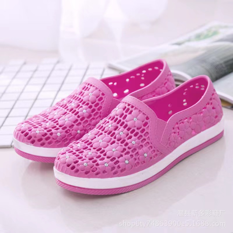Summer mother shoes nurse sandals hole sandals comfortable leaky shoes outdoor soft bottom women's large sandals net shoes