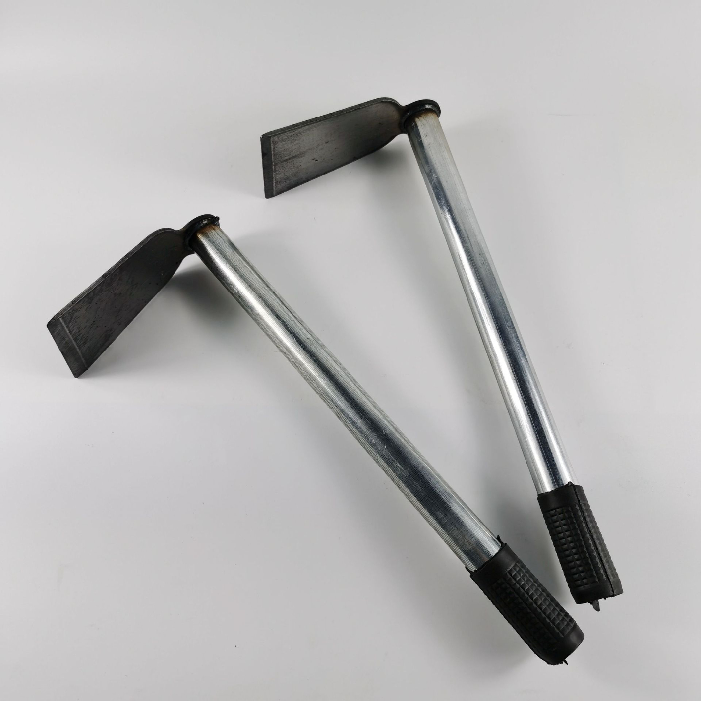 Galvanized tube hoe flat hoe gardening hoe gardening tools agricultural tools hoe handle hoe Source
