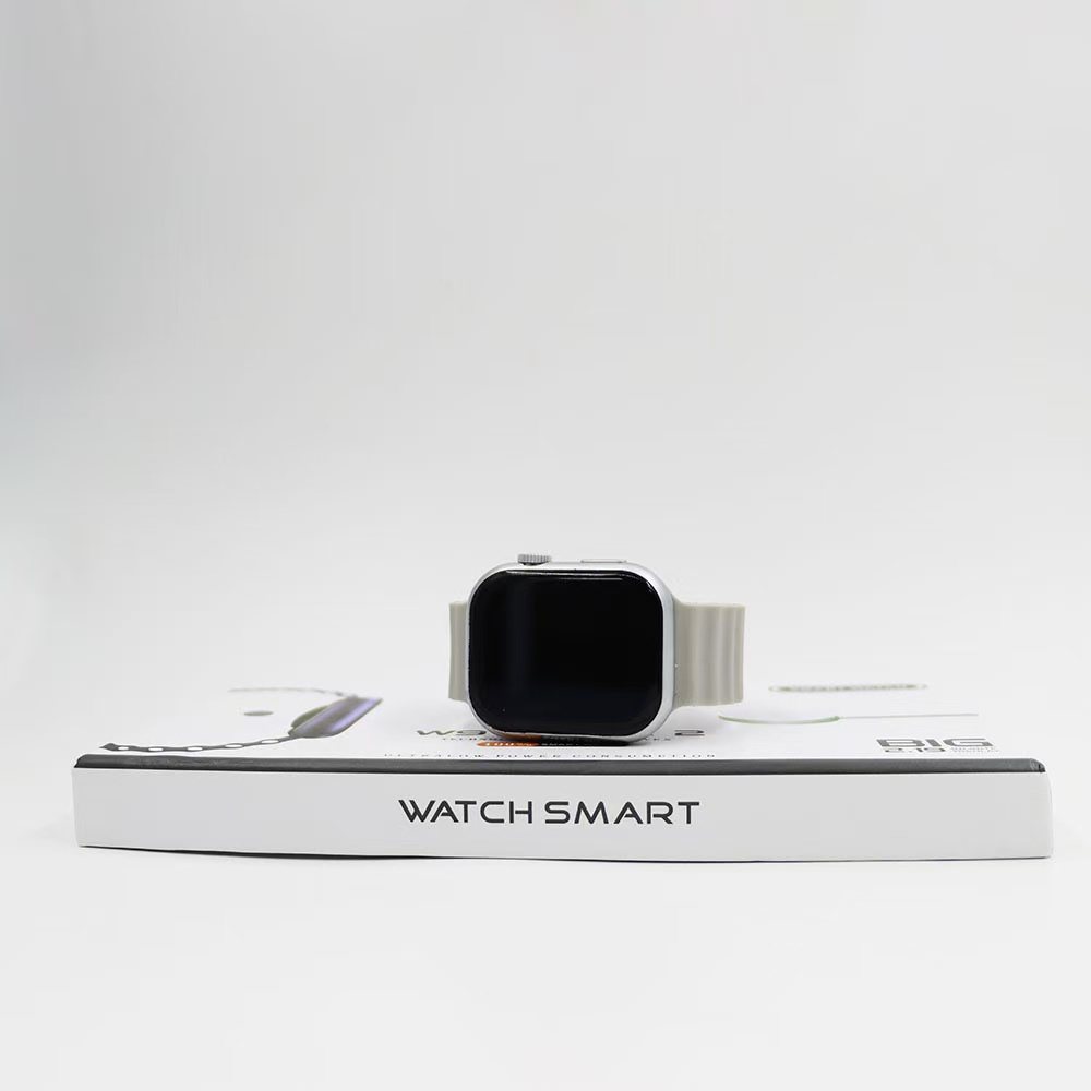 Series 10 Smart Watch 3+1 Set. It has high-precision heart rate and blood pressure detection functions, the Dynamic Island feature, Bluetooth calling function, the ability to record steps during exercise, information reminder function, and is a multi-functional smart watch.Black