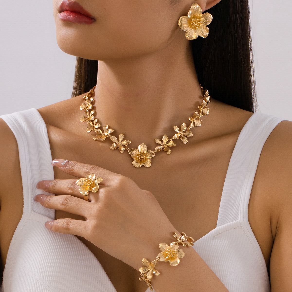 ashion Gold‑Tone Floral Petal Matching Jewelry Set, 4‑In‑1 Necklace Bracelet Ring Earring Ornament Kit, Sophisticated Styling for Evening Dress, Formal Occasion