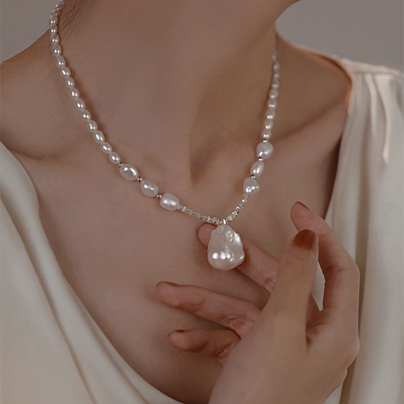 French Baroque Style Women Necklace, Ruffled Water‑Drop Pearl Pendant, Vintage Designed Beaded Clavicle Chain, Minimalist Unique Jewelry for Daily Wear and Party