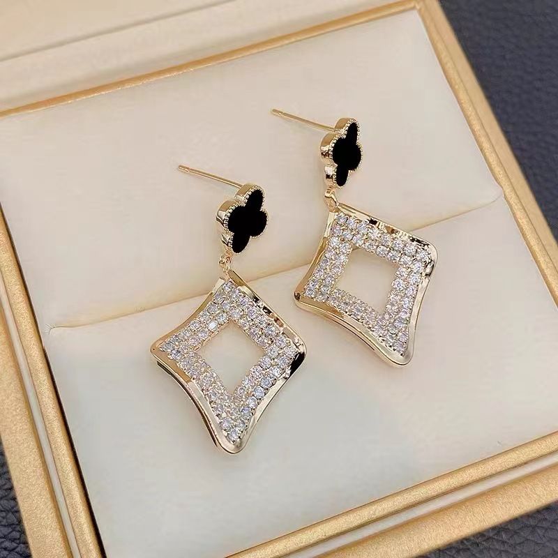 2024 new diamond rhinestone four-leaf flower earrings 328