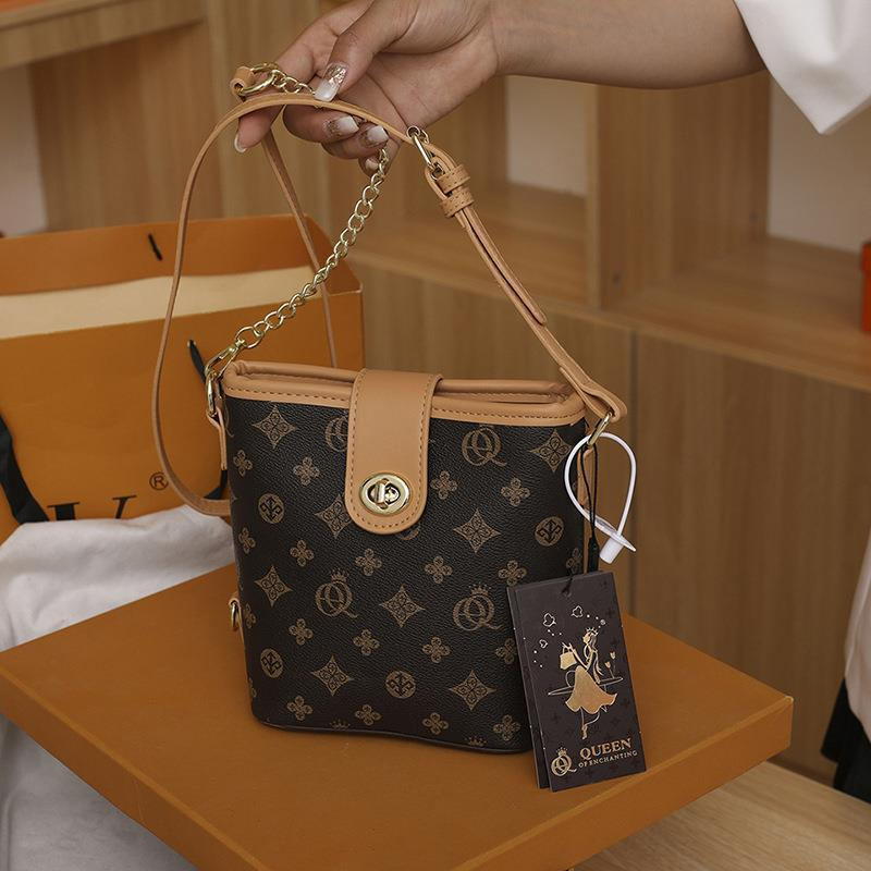 LV Classic fashion ladies small purse TospinoMall online shopping platform  in GhanaTospinoMall Ghana online shopping