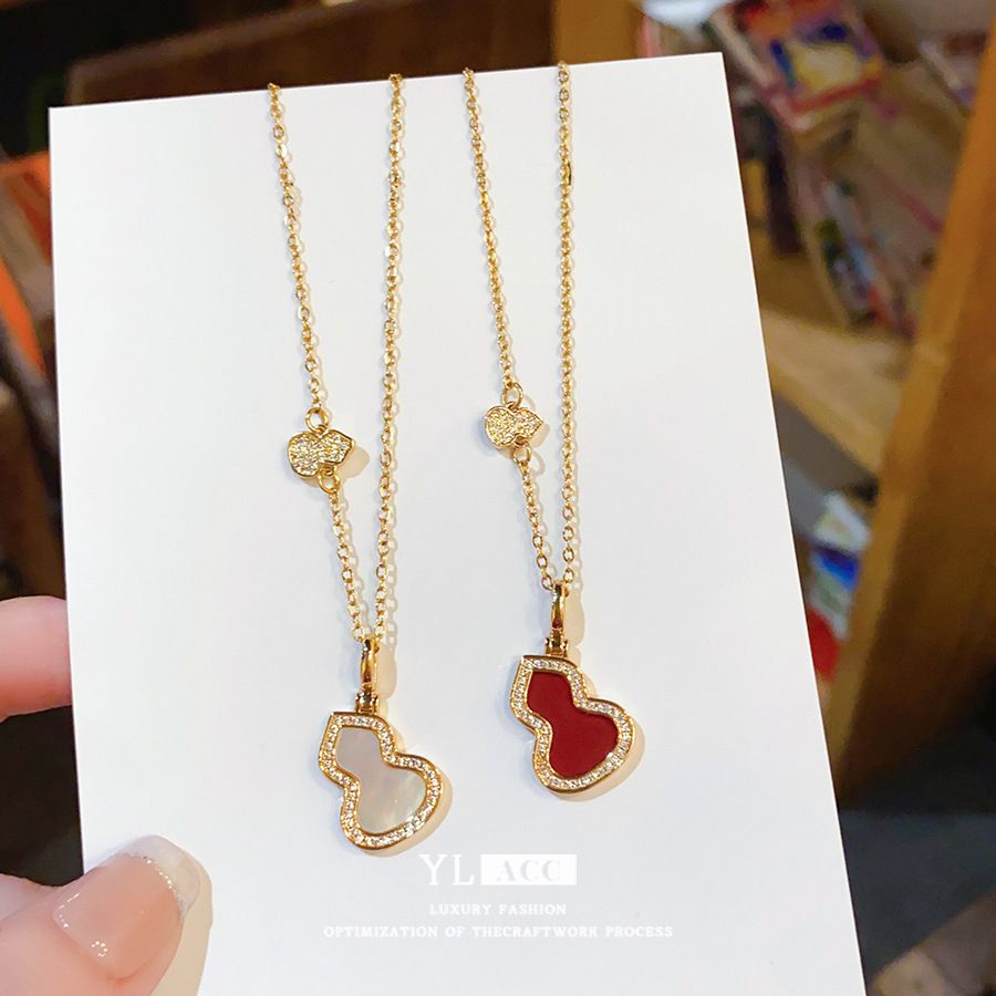 Stainless Steel Gourd Necklace for Women, Shiny Zircon Inlaid Pendant Clavicle Chain, Niche Luxury High-end Neck Ornaments, Elegant Temperament Versatile Neck Accessories