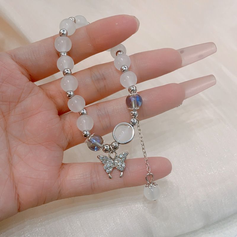 Fashion Ladies Butterfly Bracelet with Imitation Cat Eye Crystal, Exquisite Light‑Luxury Hand Accessory for Daily Wear, Party and Holiday Present