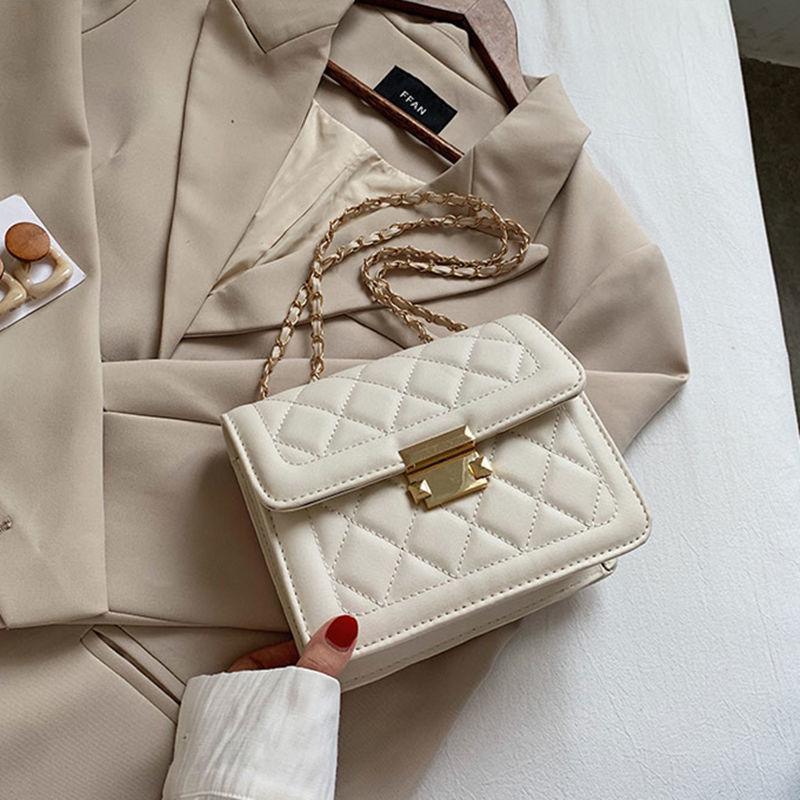 Autumn and winter advanced sense chain simple sense black niche design small CK bag female 2021 new tide diagonal slung all match
