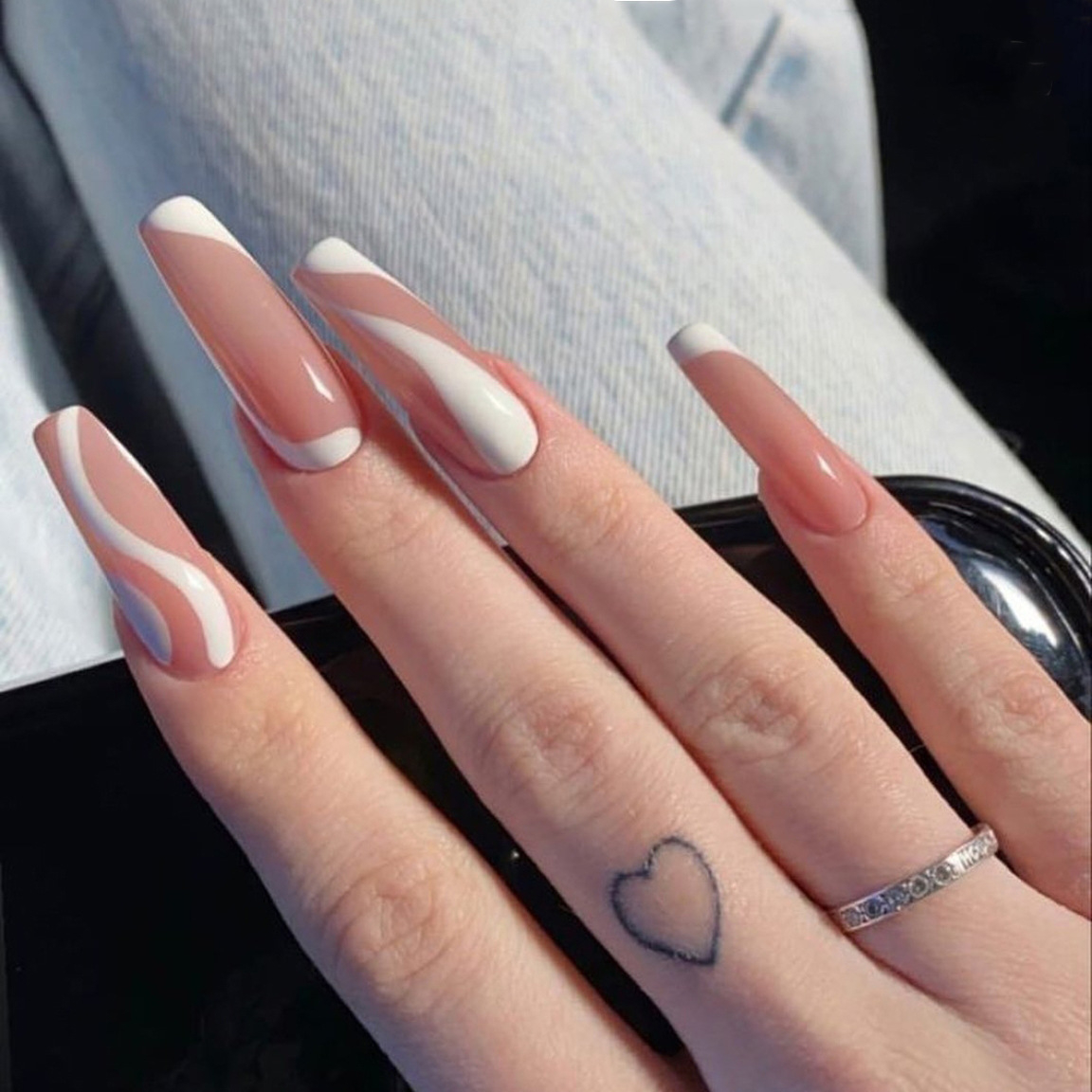 W012 24 Pcs Glossy Press on Nails, Super Long Coffin French Line Contrast Color Fake Nails, Full Cover Artificial False Nails for Women and Girls