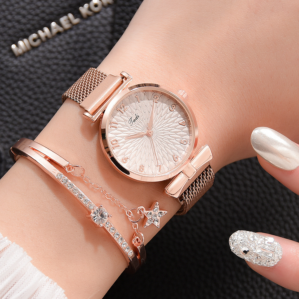 Fashion Ladies Quartz Watch + Star Bracelet Combination Package Arabic Numeral Scale Girls Jewelry Watch Girls Gift Quartz Watch