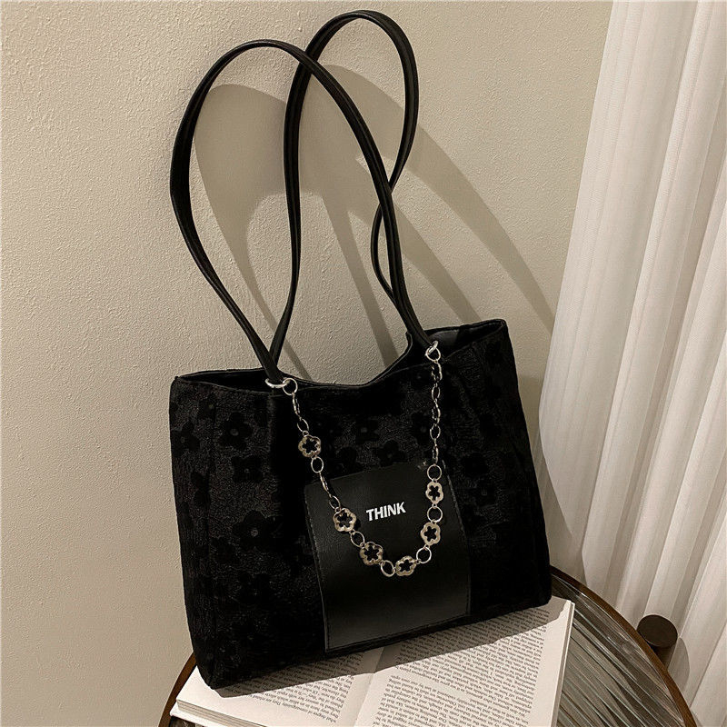 Bag Woman 2022 New Tote bag versatile INS niche design summer black large capacity hand bill of lading shoulder bag