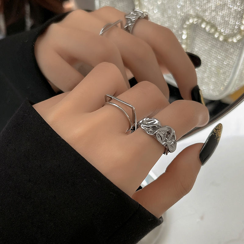 J180 Women's Vintage Irregular Geometric Ring Skeleton Simple Couple Ring Jewelry
