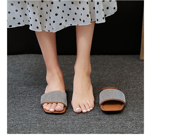 Square head flat flat comfortable slippers 2024 new women's drag outside to wear Europe and the United States large size leisure beach sandals 993