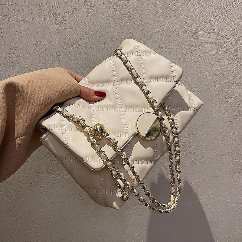 High quality small square bag 2022 new women's bag fashion diamond chain cross-body bag French niche underarm bag