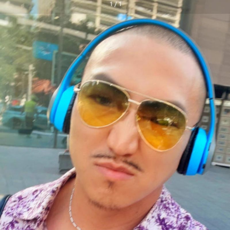 New P47 Bluetooth earphones, head mounted, foldable, heavy bass, wireless sports earphones，Bluetooth Headset ，Earphones，over ear headphones，wireless earphones