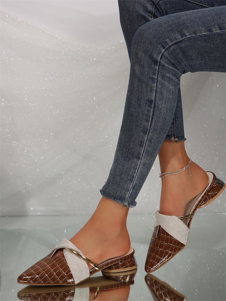 2025 Spring New Style Pointed Toe Snake Print Mule Sandals Women's Plus Size Low Heel Outdoor Sexy Fashion Foreign Trade Slippers
