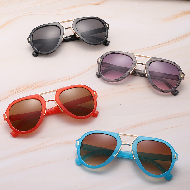 6672 New Fashion Vintage Sunglasses Woman Brand Designer Matel Bridges Sun Glasses Female Candy Colors Clear Lens Oversized Shades