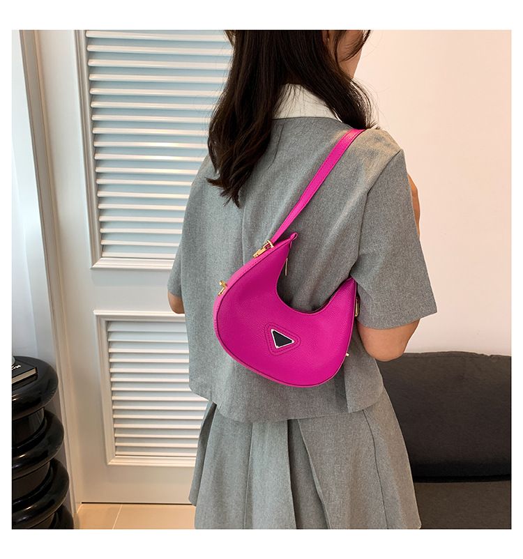 Fashion lychee grain retro casual bag female 2024 new popular personality crescent bag texture shoulder bag 003
