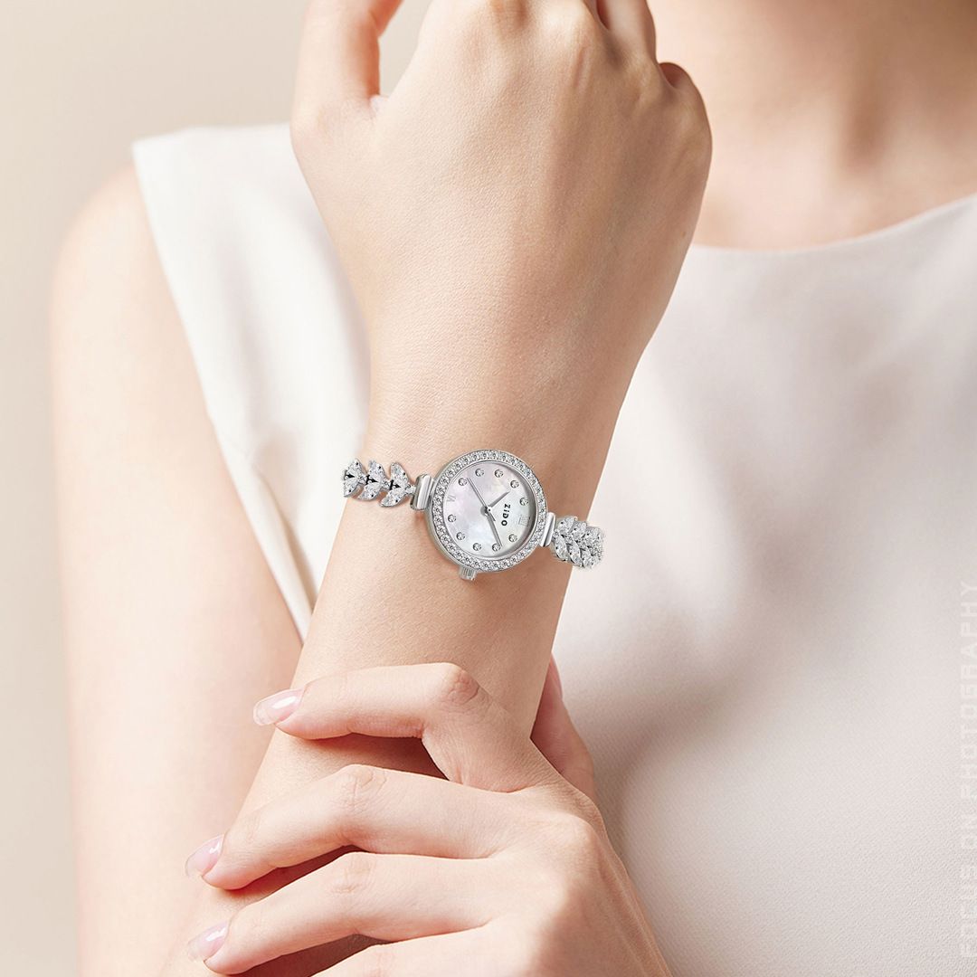Women's Simple Inlay Rhinestone Casual Watch Round Waterproof Watch