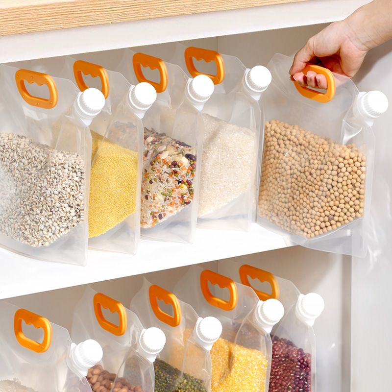 Reusable Self-Standing Food Storage Pouch, upgraded thickened wear-resistant texture, not easy to tear or leak. Portable and foldable design saves kitchen storage space