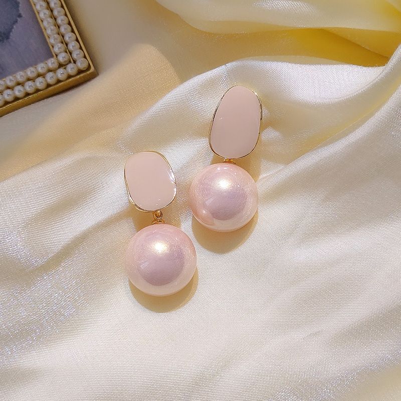 M694 Pink Big Pearl Earring Elegant Socialite Celebrity Personality Earring