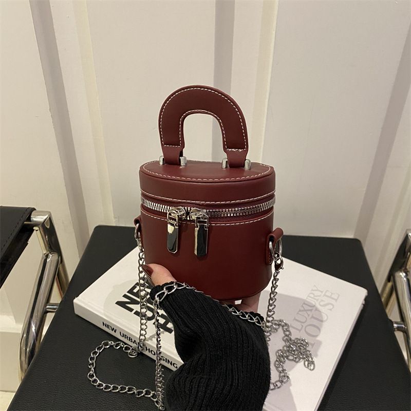 2025 new niche design crossbody small bag, Korean-style fashionable, individual and stylish small bag, women's bag, hand-held bucket bag