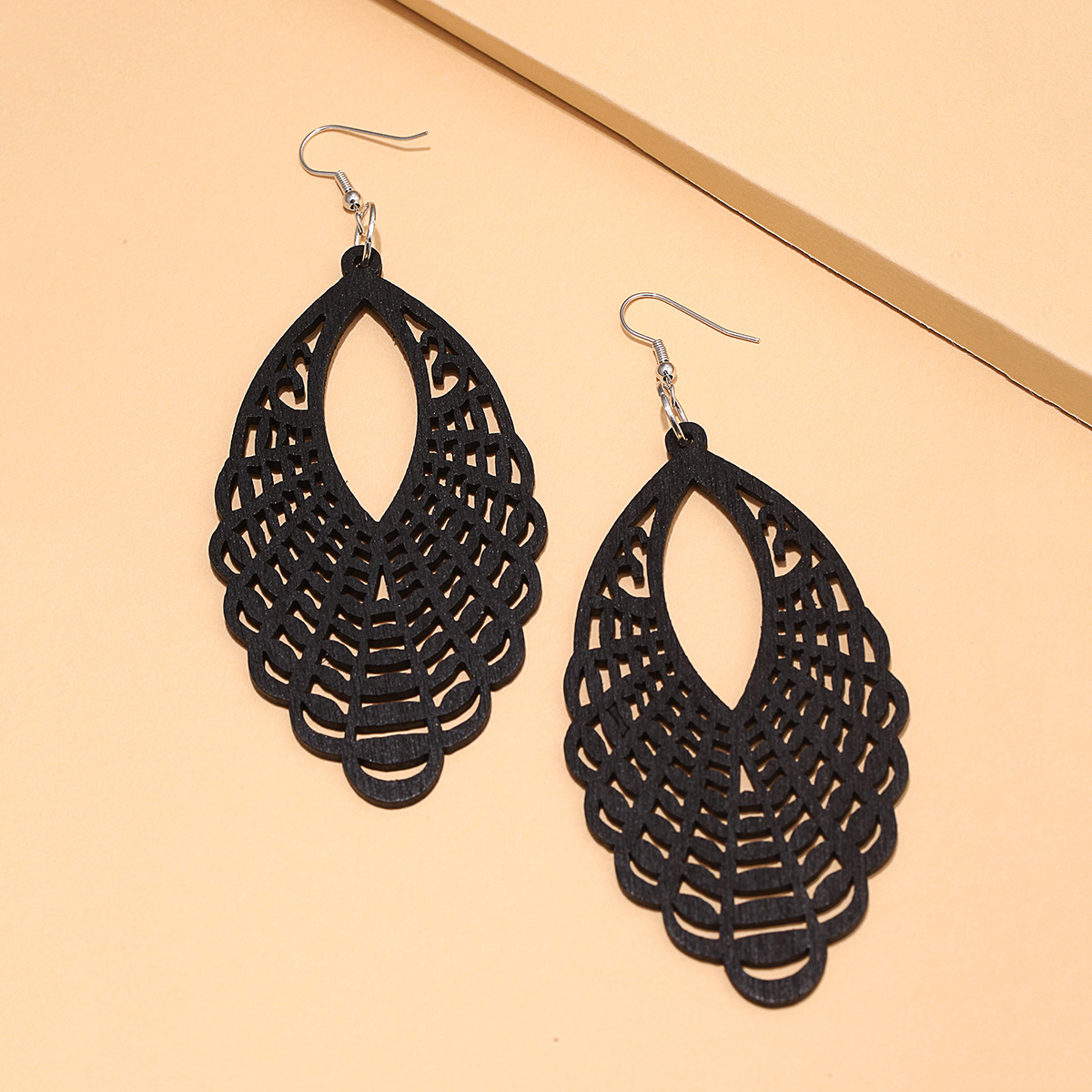 DF124 Hollow Out Drop Earrings