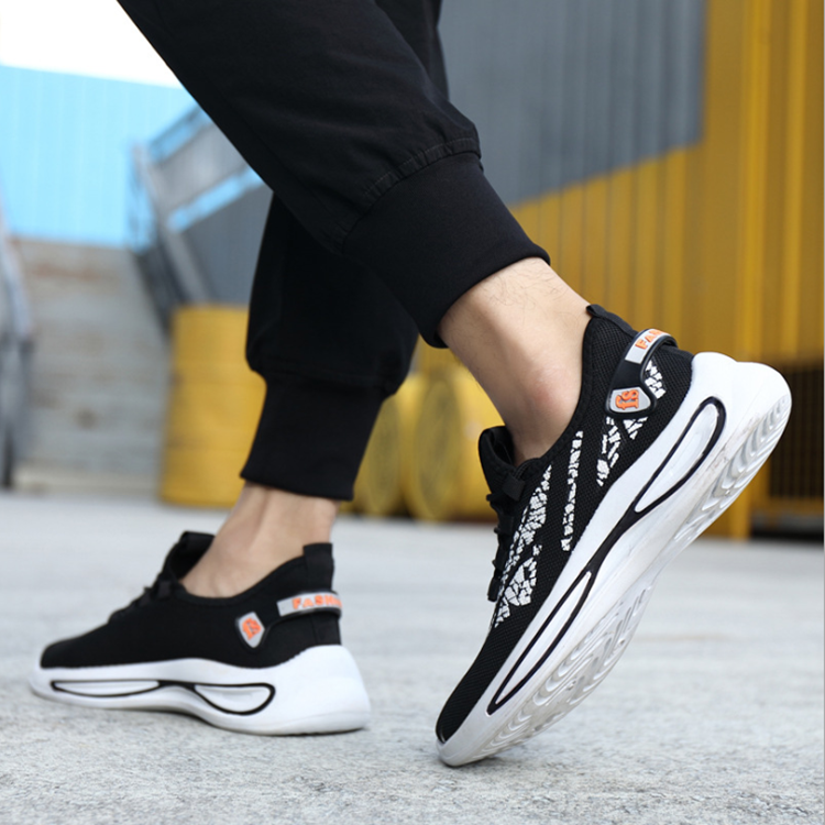 Spring and autumn breathable lightweight student sports shoes casual and comfortable men's fashion running shoes  Close Size