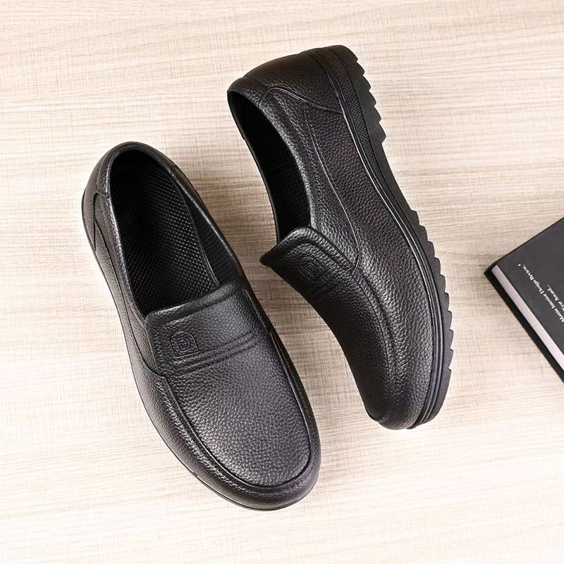 
"Men's Slip-On Casual Leather Shoes: Classic Colors and Comfortable Design, Suitable for Various Dresses