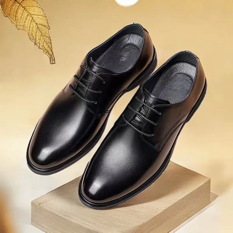 Classic black lace-up men's shoes, made of high-quality leather, a must-have for business and leisure.
