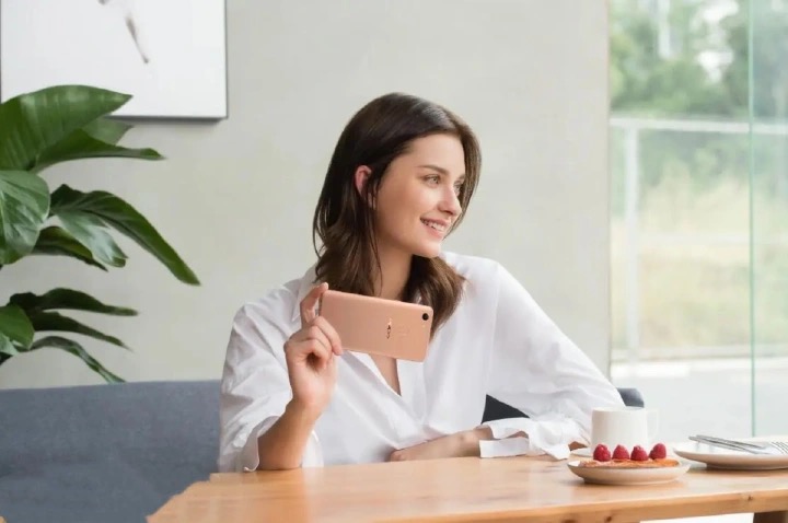  OPPO F5 Refurbished Phone 4G Dual SIM 6.0'' FHD+Full Screen 4GB+ 64GB Fingerprint & Fack Unlock 3200mAh Battery Front Camera 16MP Back Camera 13MP Helio P23