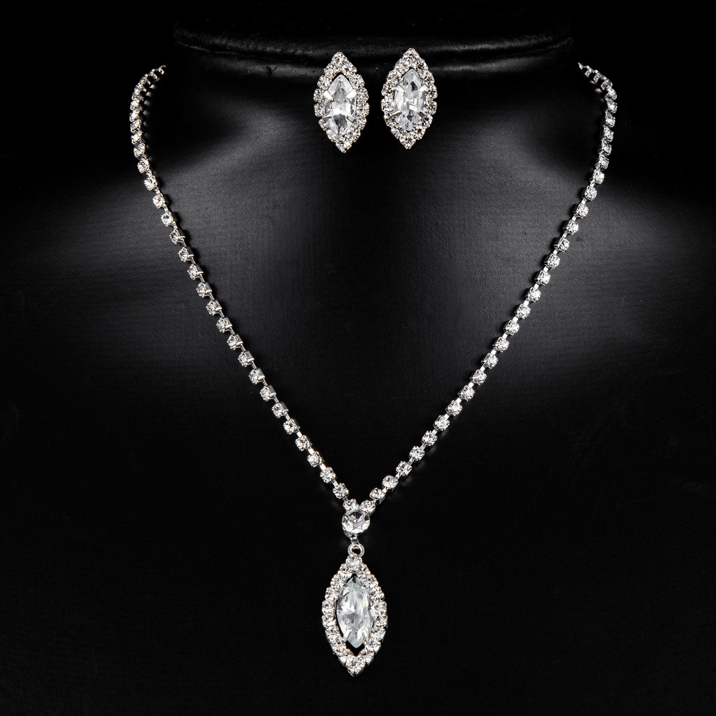 Two piece rhinestone necklace and earring set female jewelry CRRshop free shipping hot selling women new classic and fashionable earrings necklace two-piece dress exquisite rhinestone jewelry for banquet party gift