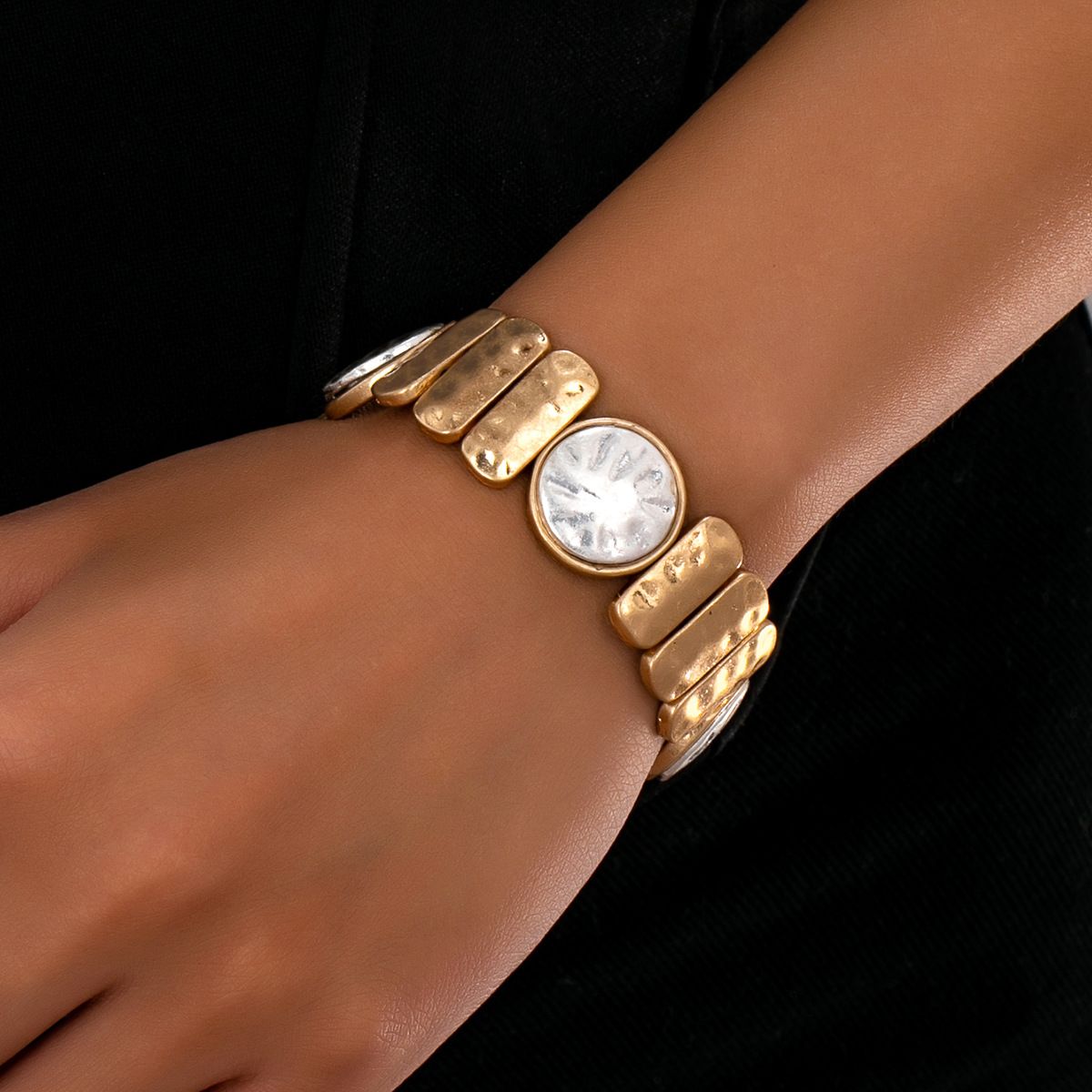 Vintage Gold Tone Geometric Stretch Bracelet with Hammered Oval Accents, Elasticated Statement Bangle, Textured Metal Wrist Jewelry for Women, Ideal for Daily & Formal Wear
