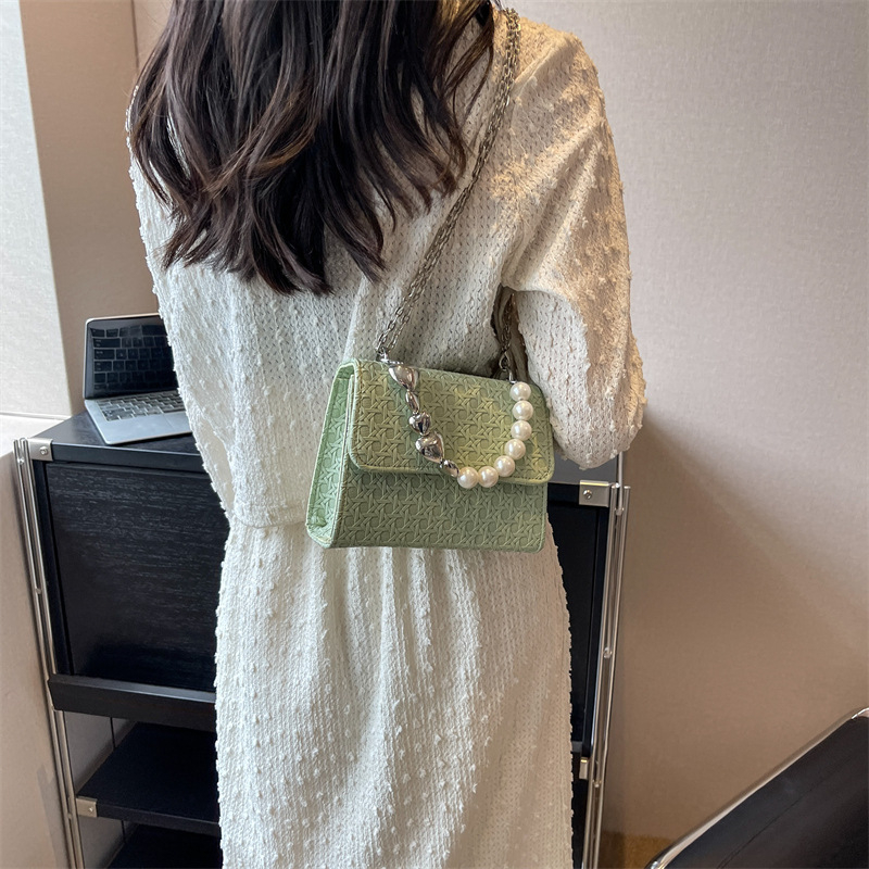 2023 New Personality Fashion Pearl Chain Bag One Shoulder Messenger Bag Casual Small Square Bag Trendy Women's Bag