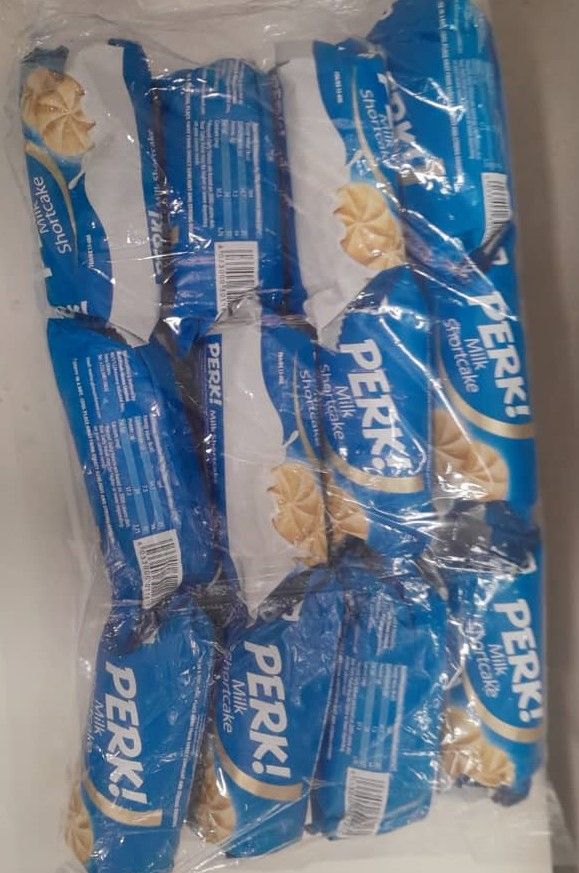 1 pack 12pcs Perk biscuit