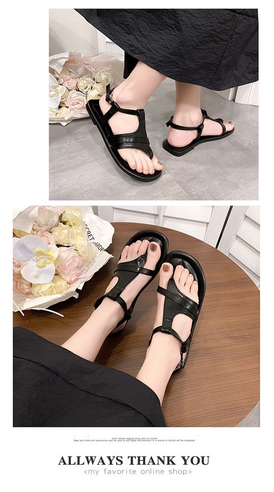 Clip-toe casual flat sandals for women to wear 2025 summer new round - toed buckle flat Roman shoes