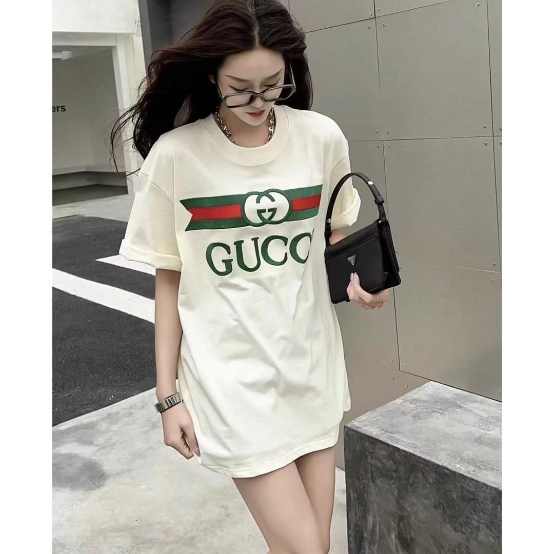 Gucci's Latest Iconic Unisex Cotton T-shirt with Frontal Green & Creamy GG print 