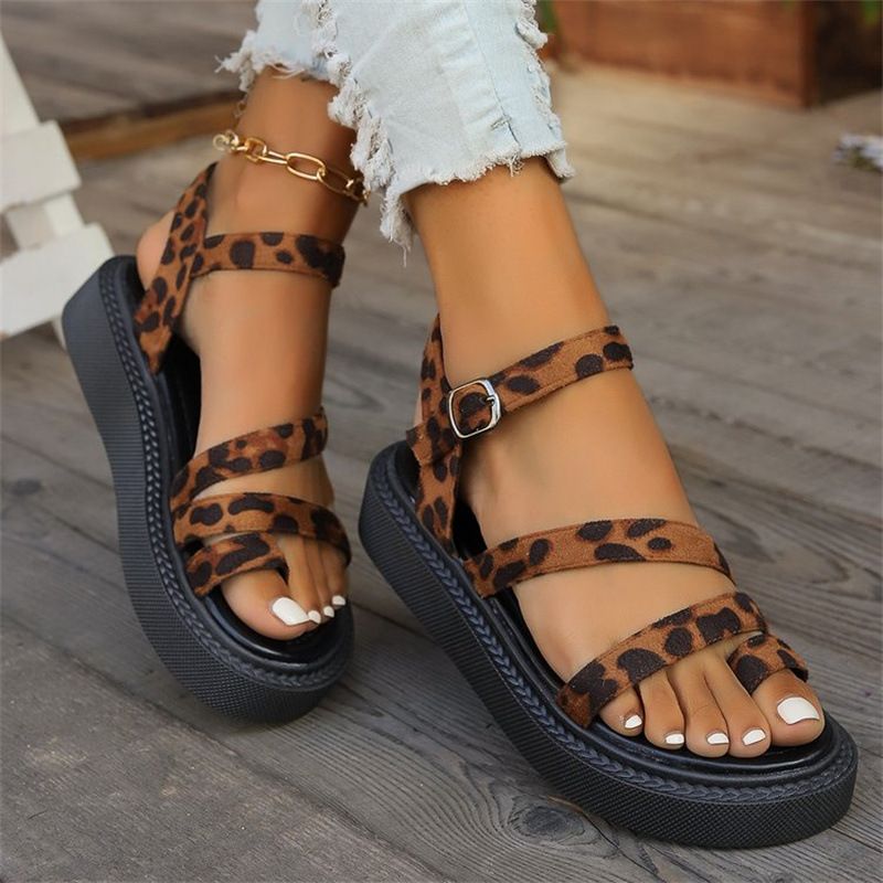 Women's flat sandals 2024 new senior sense of thick sole women's shoes Europe and the United States leopard cross toe Roman sandals 24-10