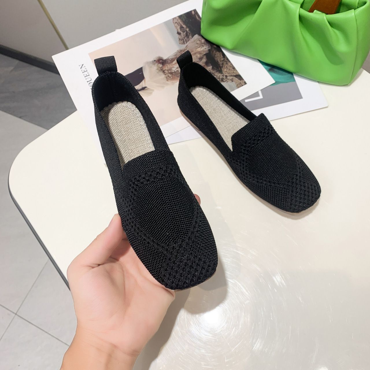 Large size breathable flying woven shoes 2022 summer new women's shoes Light mouth lazy shoes bean shoes 0018