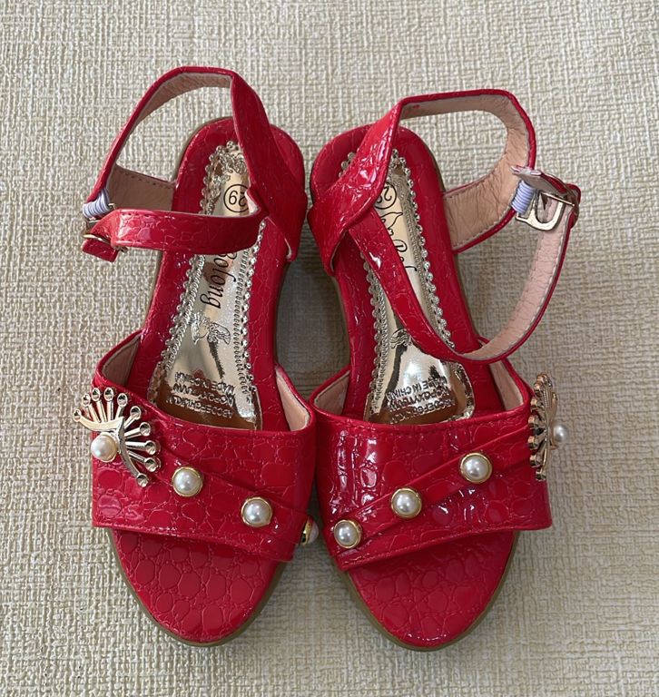 Girls new summer fashion elegant lightweight crystal red design sandals
