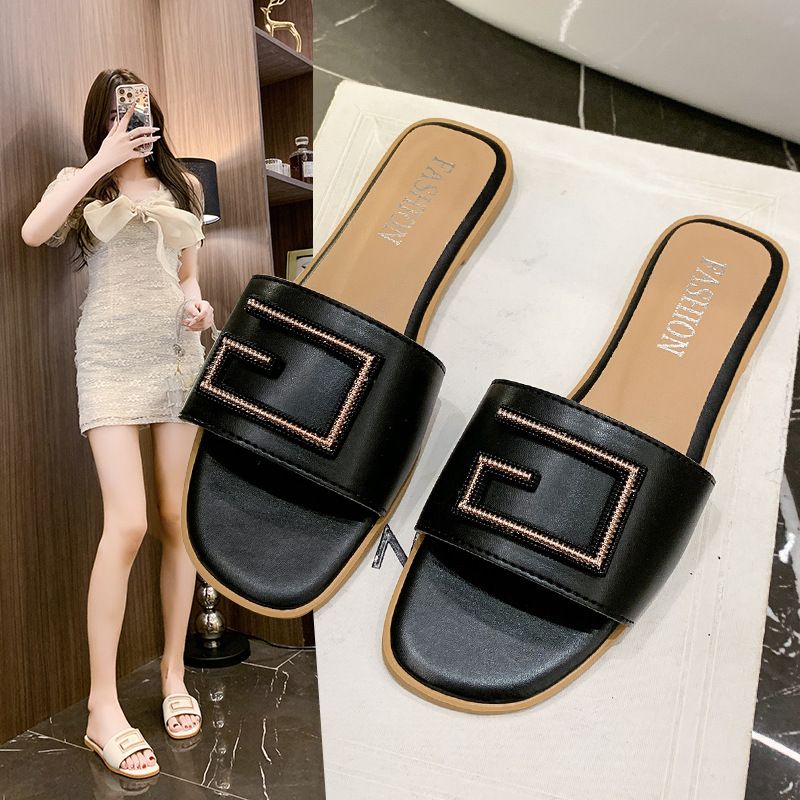 Big size metal clasp cool slipper female 2025 summer new senior feeling all kinds of casual flat one flip-flop female