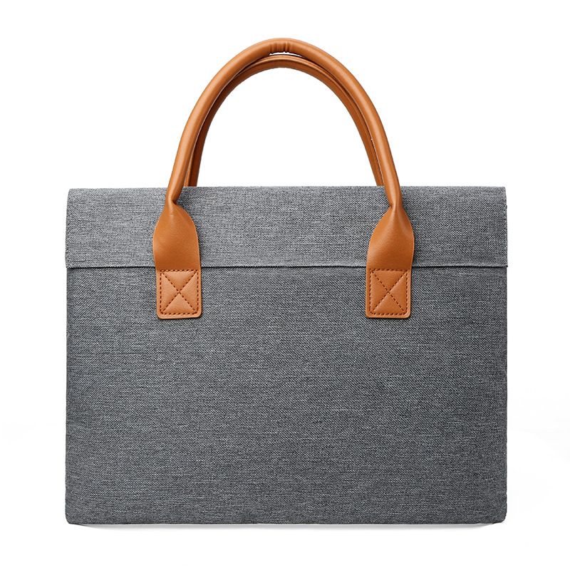 The new laptop handbag is a simple 15.6-inch business briefcase