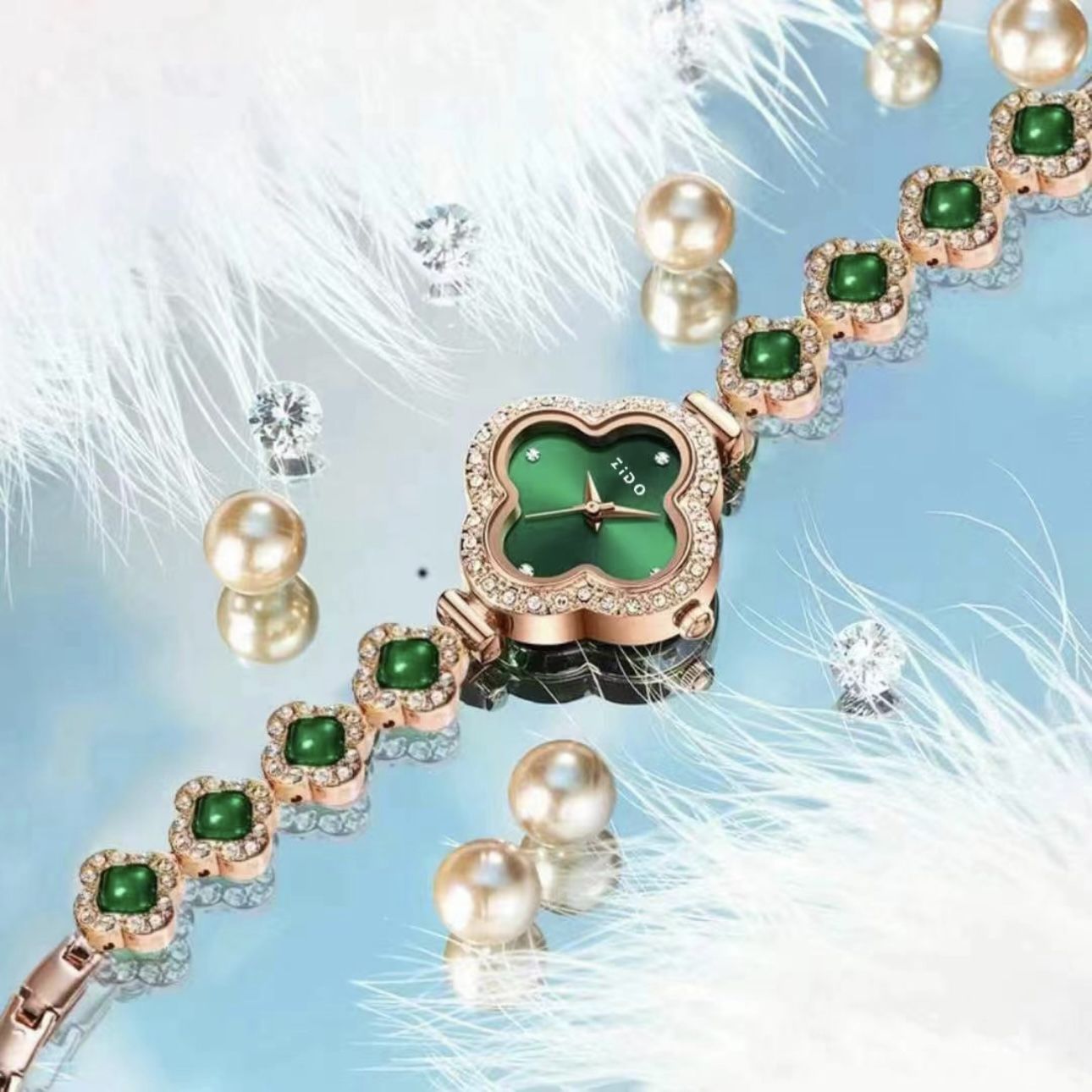 Best Wrist Watches For Ladies  Four-Leaf Clover Bracelet, Versatile, Luxurious, Green Gem-Set Diamond Compact Watch