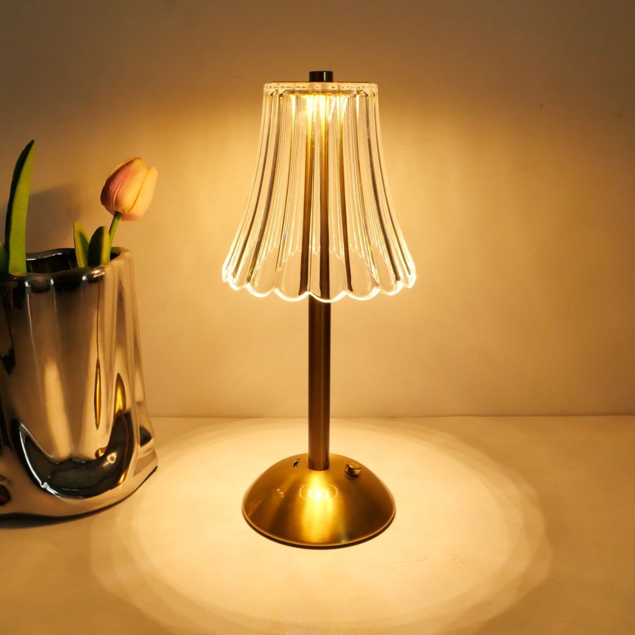 LED retro metal table lamp simple bedroom lamp bedside warm three-color atmosphere lamp USB charging night light