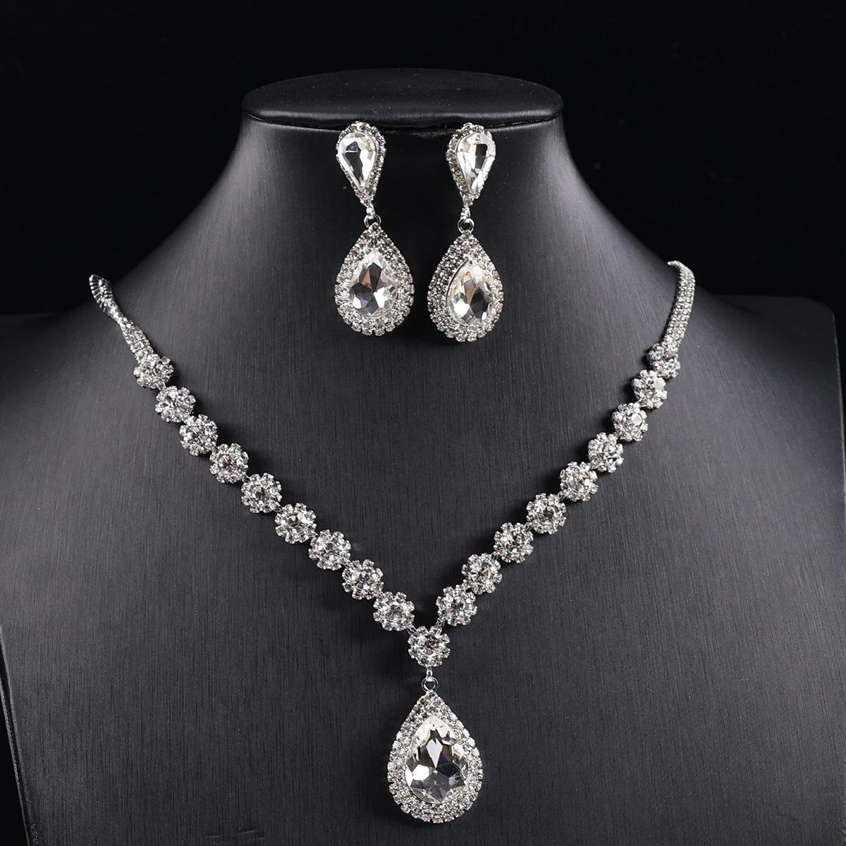 Fashion Colorful Teardrop Crystal Rhinestone Jewelry Set Geometric Shape Clavicle Necklace Drop Earrings Light Luxury Ladies Matching Jewelry Gift For Birthday Holiday Banquet