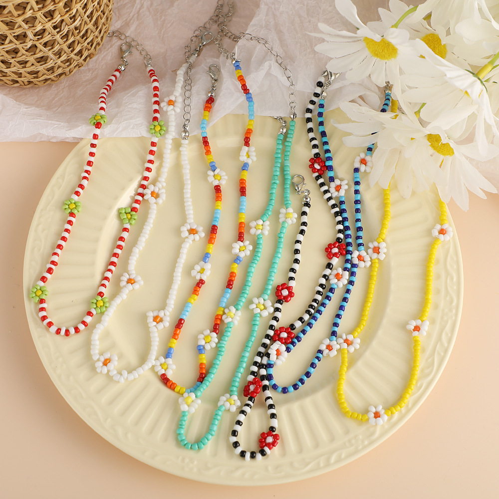 54023 Bohemian Small Beaded Choker Necklaces For Women Fashion Colorful Short Bead Choker Charm Necklace 2022 Handmade Jewelry