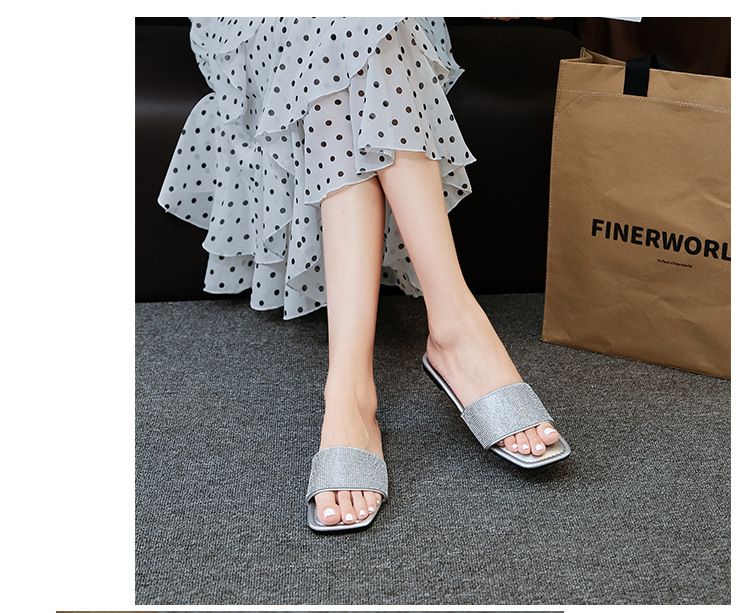 Square head flat flat comfortable slippers 2024 new women's drag outside to wear Europe and the United States large size leisure beach sandals 993