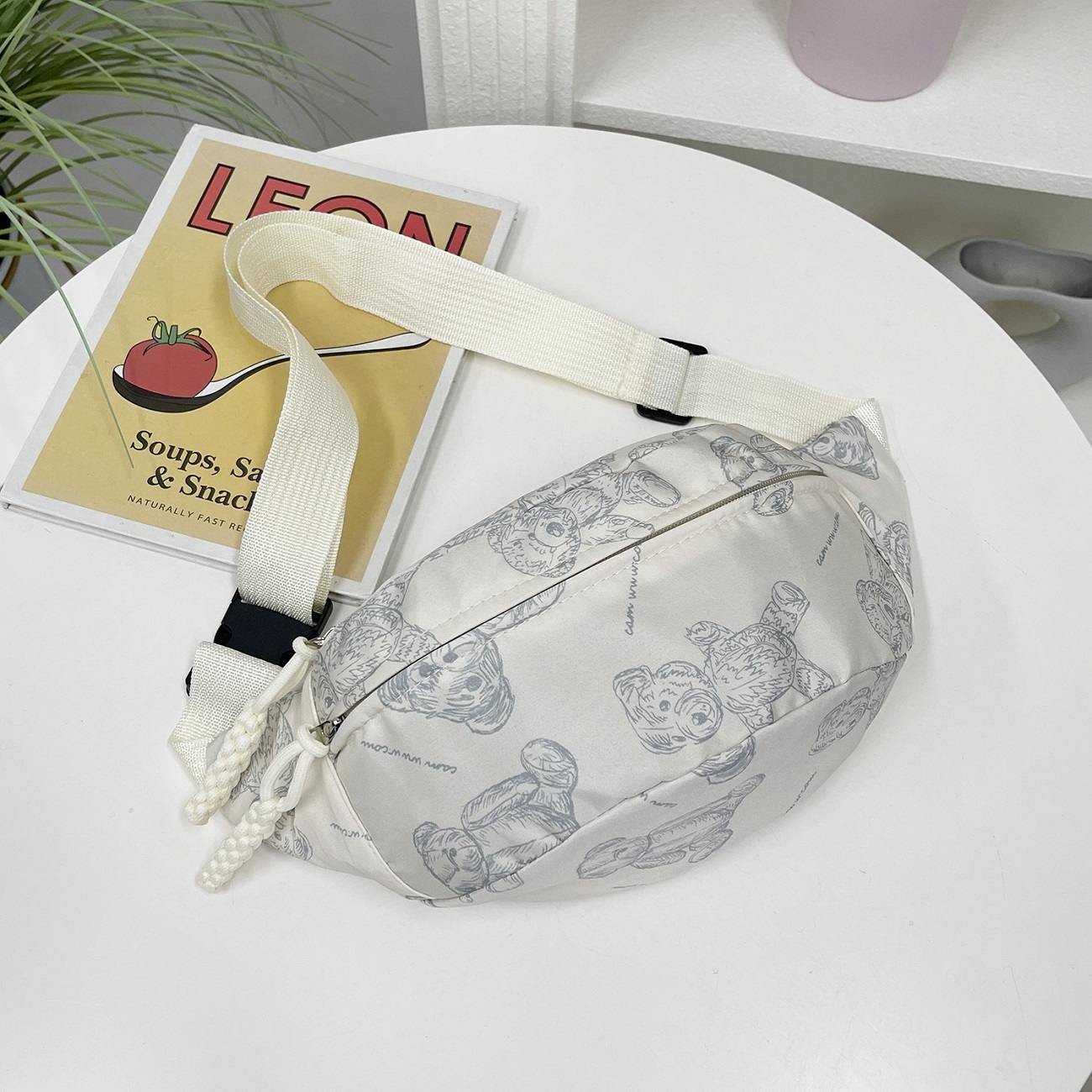  Minimalist Women Chest Bag Lightweight Casual Sports Crossbody Bag Fashion Phone Waist Bag Ladies Single Shoulder Mini Backpack
