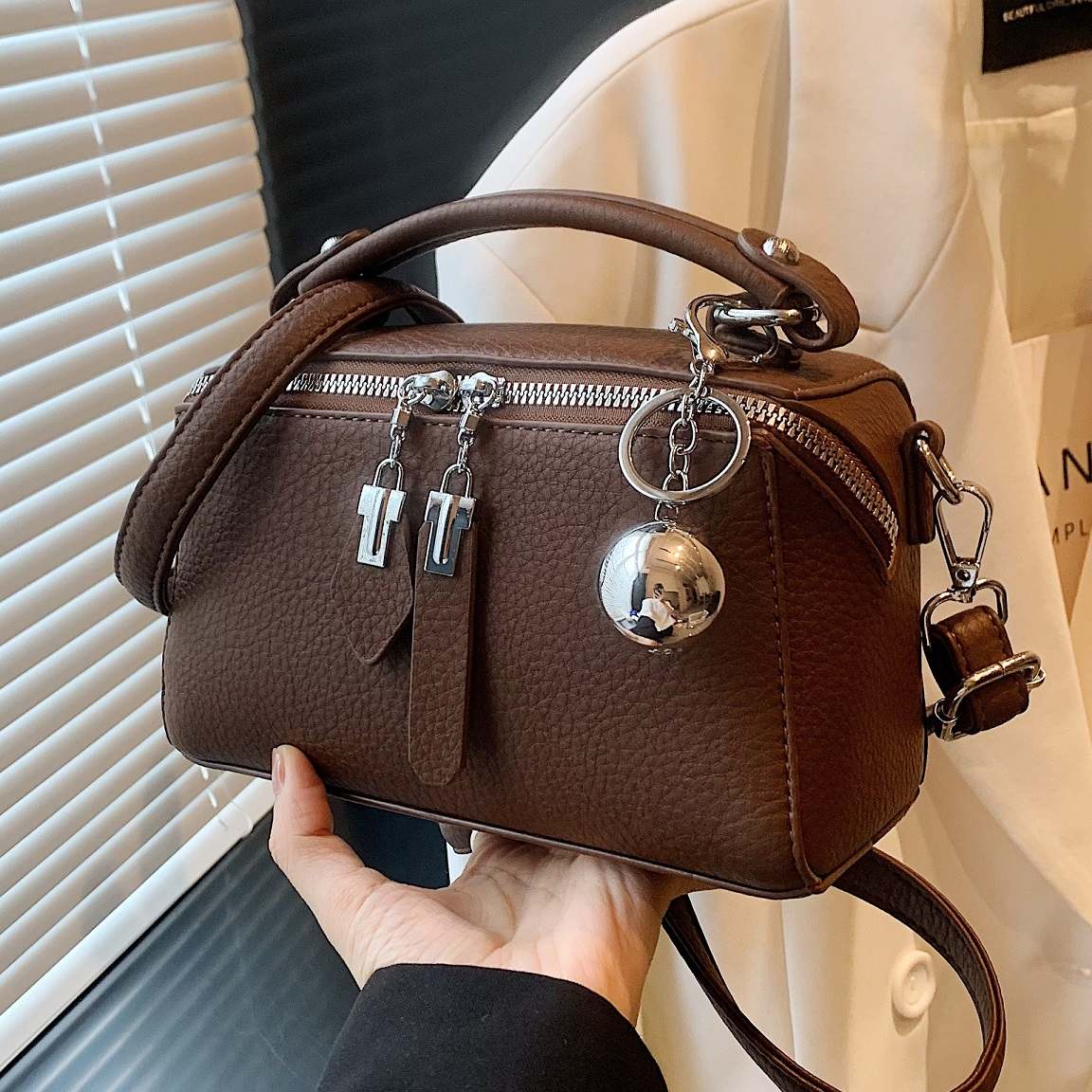 Vintage Minimalist Boston Style Women Handbag Fashion Texture Small Square Bag Ladies Casual Single Shoulder Crossbody Bag

