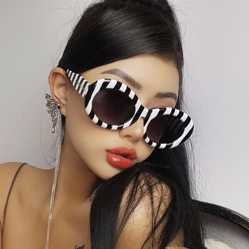 3569 Women's New Fashion Oval Frame Striped Sunglasses UV Blocking Sunglasses