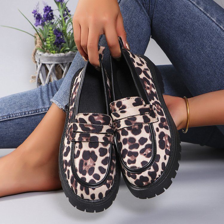 Large size loafer shoes 2024 new single shoe leopard print British style fashion shoes temperament 100 suede women's shoes 099